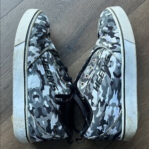 Heelys Urban Camo Roller Shoes ! Size 8